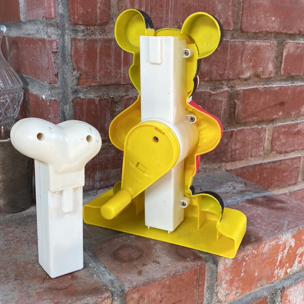 Vintage Mickey Mouse snow cone shaved ice maker - Picture 8 of 9